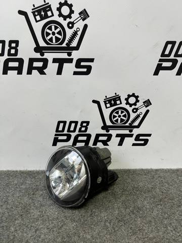 Фара, ліва 8122048051 TOYOTA