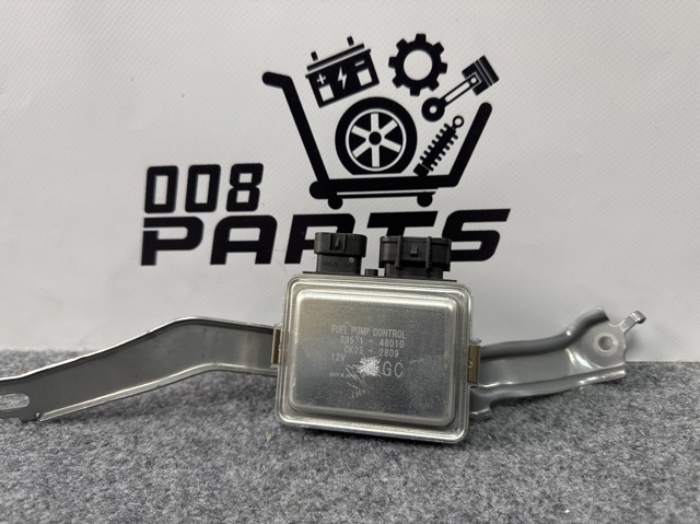 Модуль керування (ЕБУ) паливного насосу 8957148010 TOYOTA