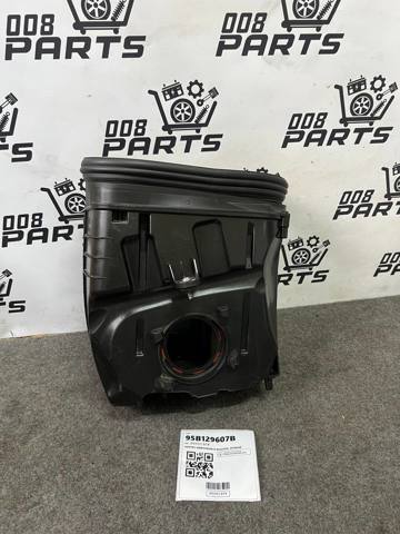 Корпус повітряного фільтра, правий 95B129607B PORSCHE