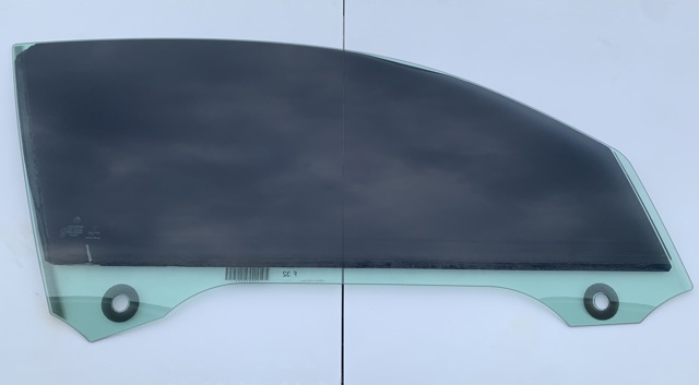 Скло пасажирських дверей 51337268726 BMW