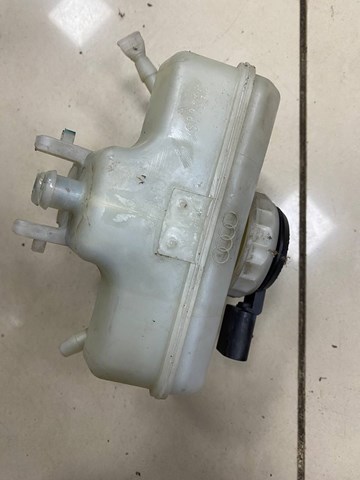 Бачок головного гальмівного циліндру 8K0611301A VAG