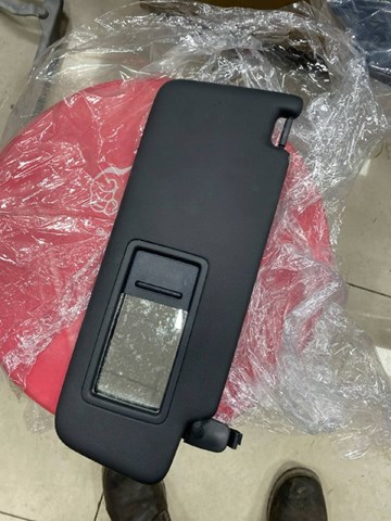 Козирок протисонячний 8W0857552 VAG