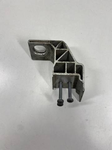 Кронштейн радіатора нижній A2055014220 MERCEDES