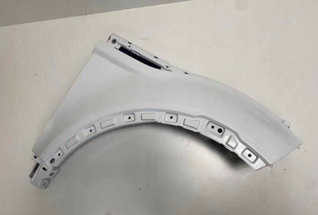 Переднє праве крило LR027589 LAND ROVER