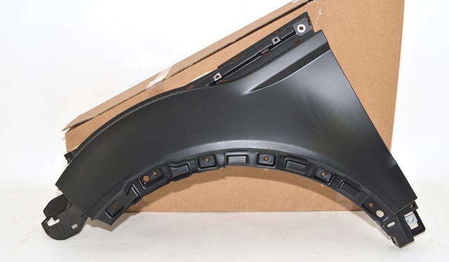 Бічна частина передня ліва LR027590 LAND ROVER