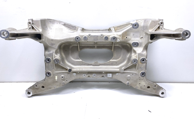 Підрамник передньої підвіски LR134730 LAND ROVER