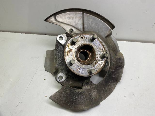 Цапфа поворотного кулака LR165683 LAND ROVER