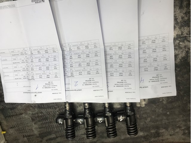 Форсунка дизельна в зборі, розпилювач + тримач 03G130073B VAG