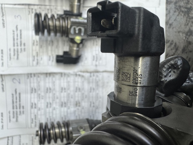 Форсунки електромагнітні 03G130073S BOSCH