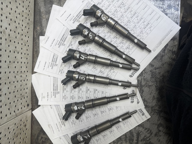 Форсунка інжектора 0445110216 BOSCH