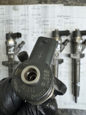 Форсунка паливна 0445110229 BOSCH