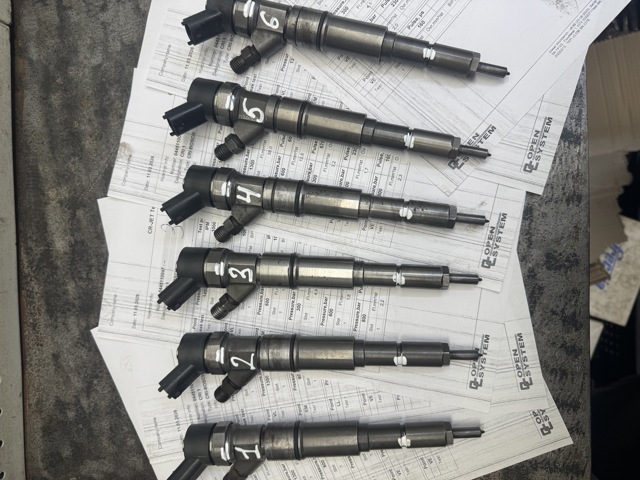 Форсунки електромагнітні 0445110266 BOSCH