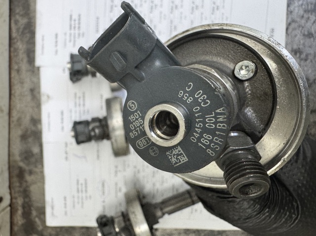 Форсунки електромагнітні 0445110856 BOSCH