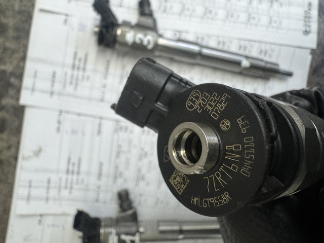 Форсунка вприску палива 0445110939 BOSCH