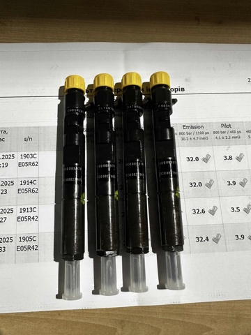 Форсунка паливна 166000897R RENAULT