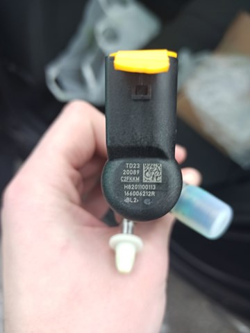 Форсунка дизельна в зборі, розпилювач + тримач 166006212R CONTINENTAL