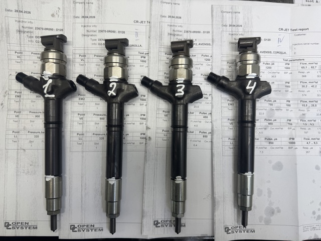 Форсунка дизельна в зборі, розпилювач + тримач 236700R050 TOYOTA