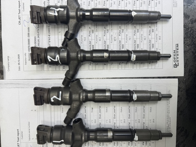 Форсунка вприску палива 2367030170 DENSO