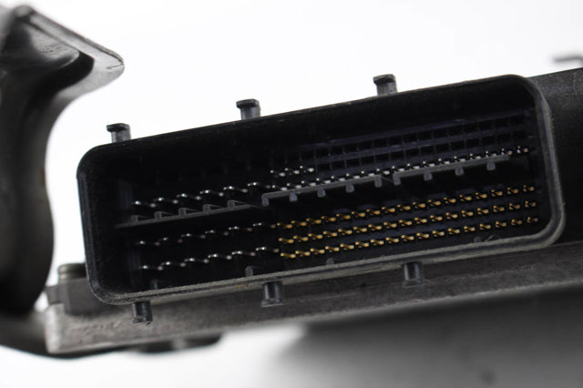 Комп'ютер двигуна Тойота Рав 4 3