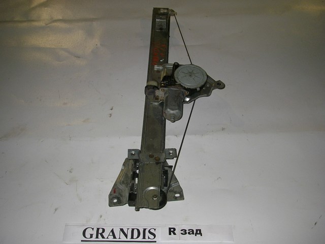 Склопідйомник задній правий електр (без двигуна) MR959658