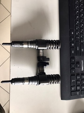 Форсунка паливна Volkswagen Passat B6