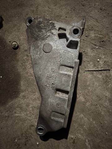Підрамник двигуна 03L199207B VAG