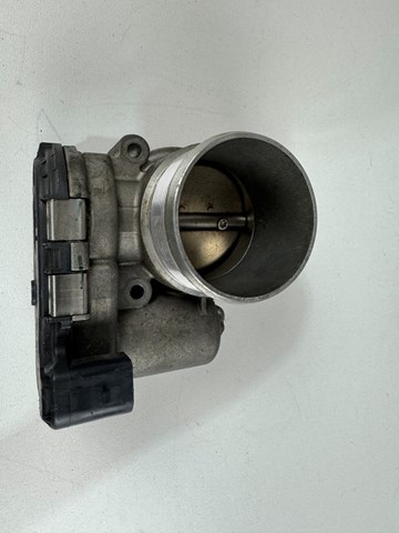 Дросільна заслінка в зборі 06K133062R VAG