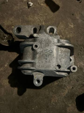 Права подушка мотора 1K0199262 VAG