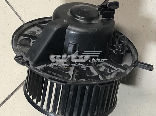 Моторчик пічки 1K1819015 VAG