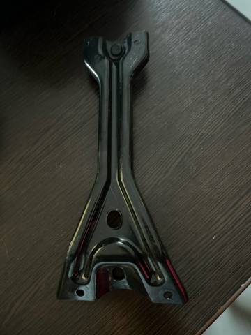 Кронштейн замку капоту 2K5805567 VAG