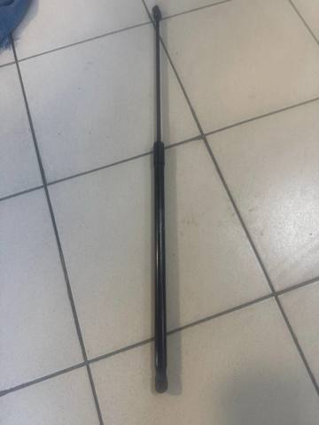 Стійка капота 3G0823359B VAG