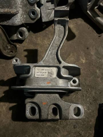 Права опора двигуна 3Q0199262M VAG
