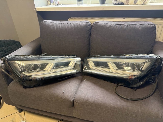 Блок фара ліва 80A941035 VAG
