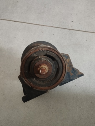 Права подушка мотора 112104M706 NISSAN