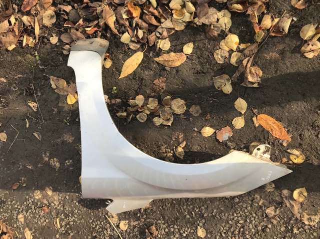 Бічна частина передня ліва 1521597 FORD