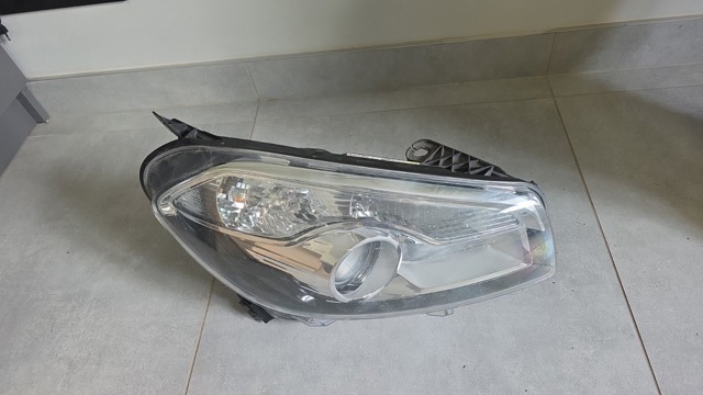 Фара основна права Nissan Qashqai 1