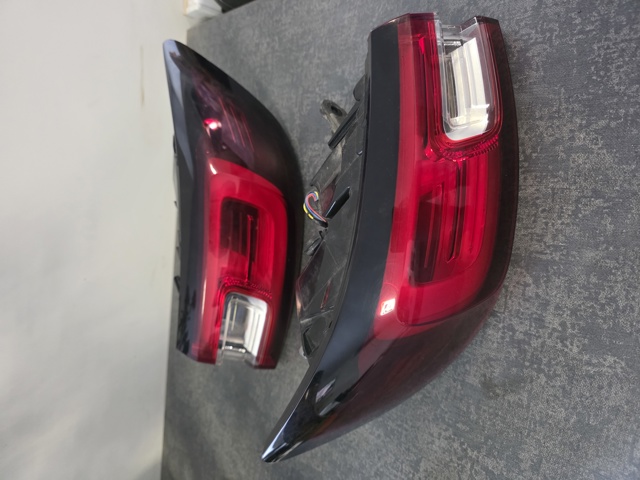 Задня ліва зовнішня фара 265554998R RENAULT