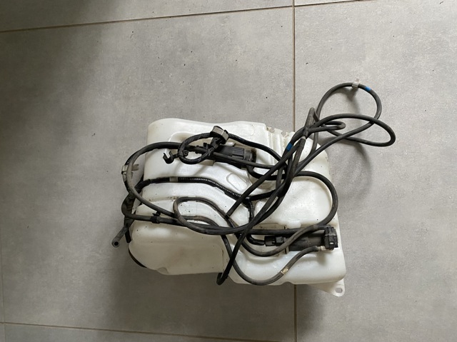 Бачок омивача скла 28910JD900 NISSAN