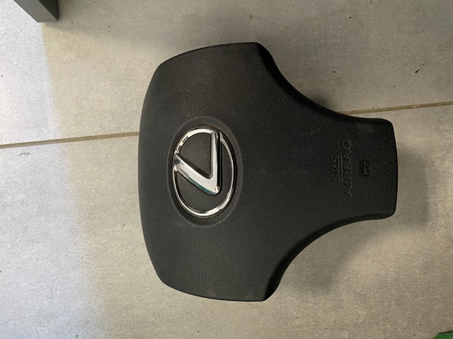 Подушка безпеки водія 4513048110C0 TOYOTA