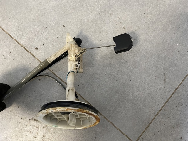 Датчик бензобака 4B0998673D VAG
