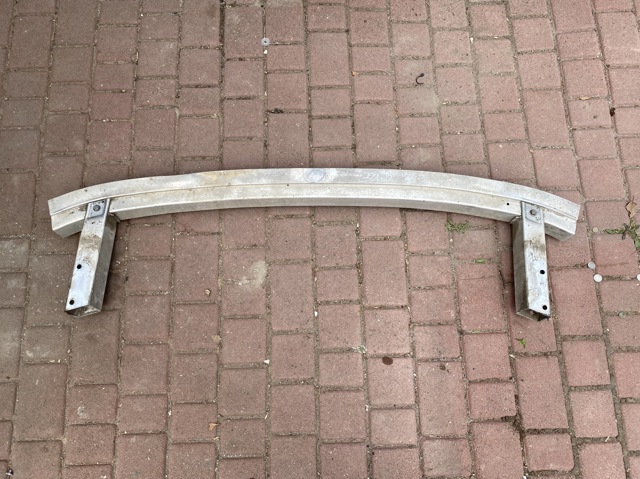 Швелер бампера 4F0807313D VAG