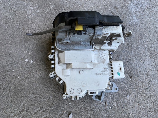 Замок задньої двері, лівої 4F0839015J VAG