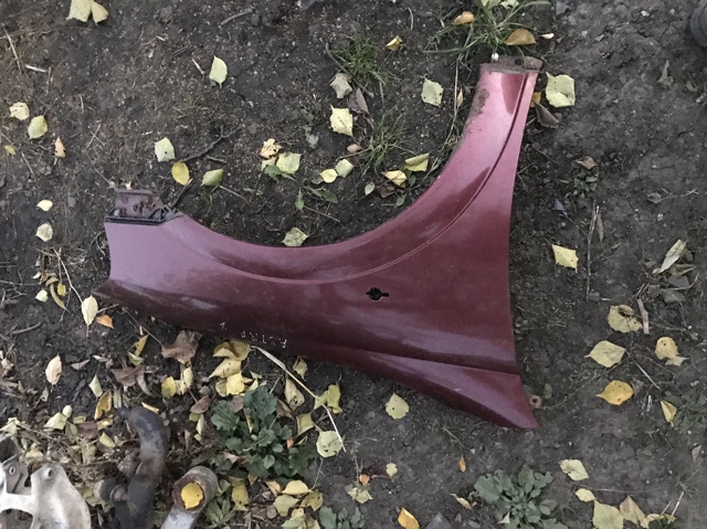 Переднє праве крило 6101302 OPEL