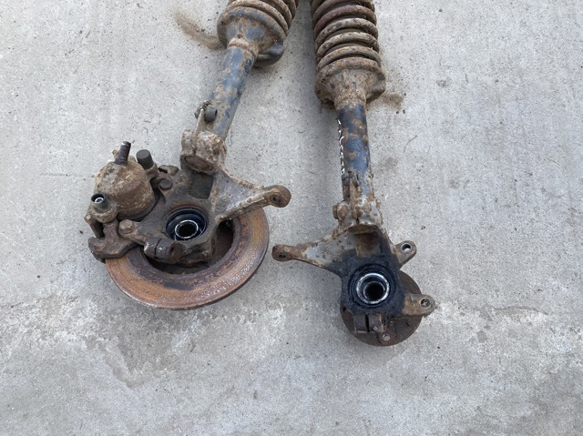 Цапфа поворотного кулака 6158075 FORD