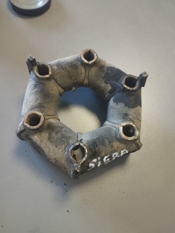 Гумова пружна муфта кардана передня 6518778 FORD