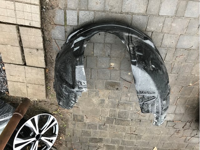 Підкрилок передній лівий 68175061AF CHRYSLER