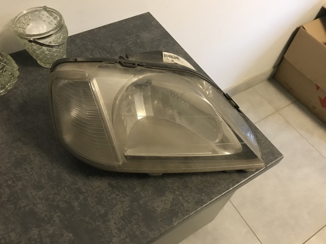 Фара основна права 8200211006 RENAULT
