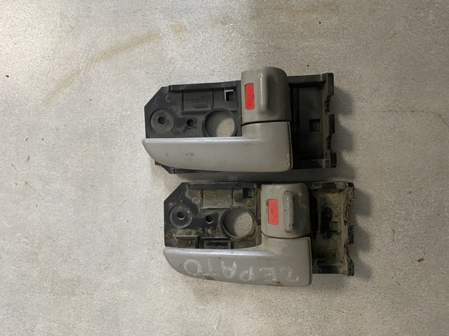 Ручка правих дверей зовнішня 826202F00087 HYUNDAI