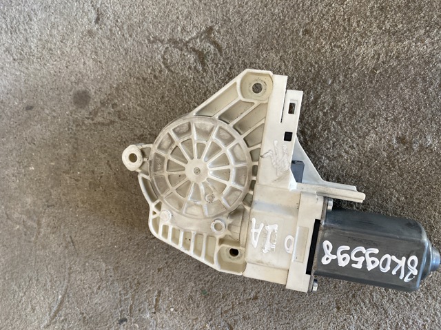 Мотор склопідйомника дверей передніх, лівих 8K0959801A VAG