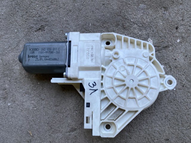 Мотор склопідйомника дверей задніх, лівих 8K0959811C VAG